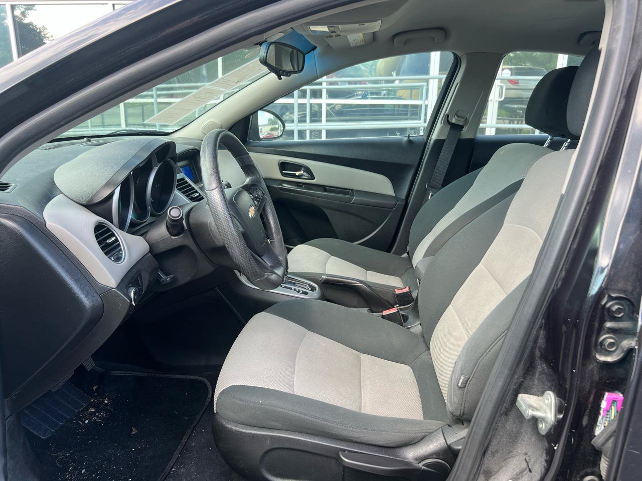 Used 2012 Chevrolet Cruze LS w/ Connectivity Package FWD image 9