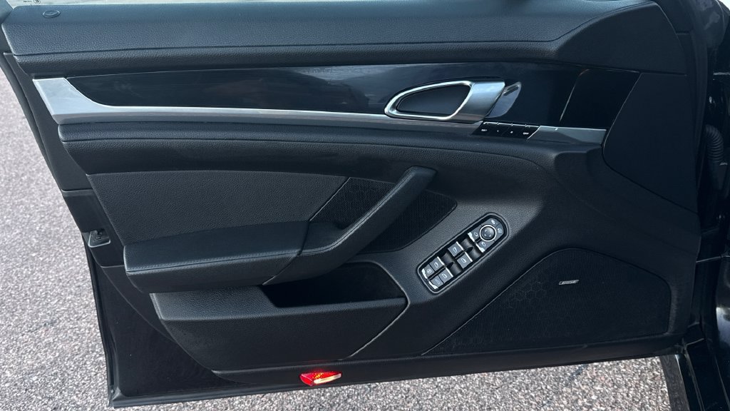 Used 2012 Porsche Panamera 4S image 25