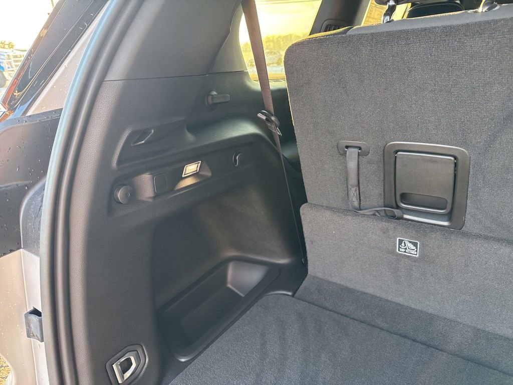 New 2025 Jeep Grand Cherokee L Laredo image 29