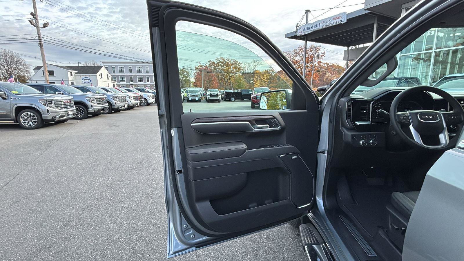 New 2026 GMC Sierra 1500 SLT w/ SLT Premium Plus Package image 12