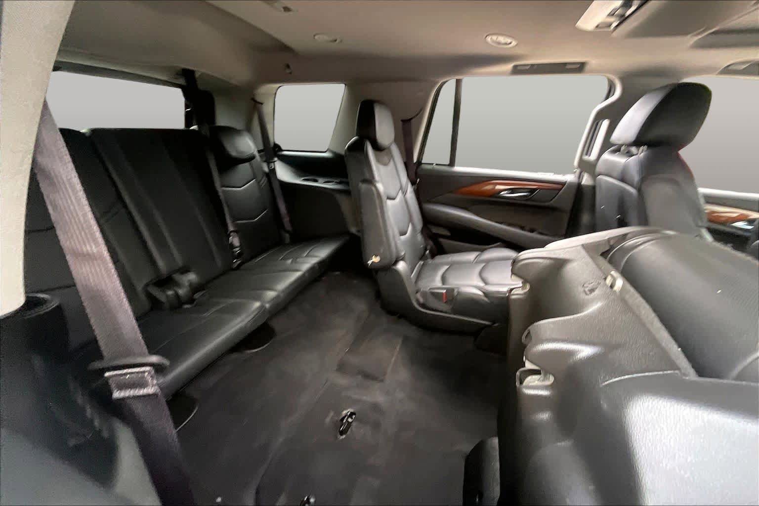 Used 2017 Cadillac Escalade Premium Luxury RWD image 18