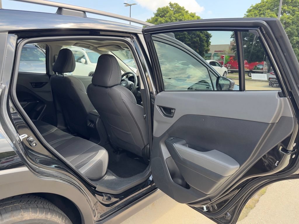 Used 2025 Subaru Crosstrek 2.5i Premium AWD/4WD image 20