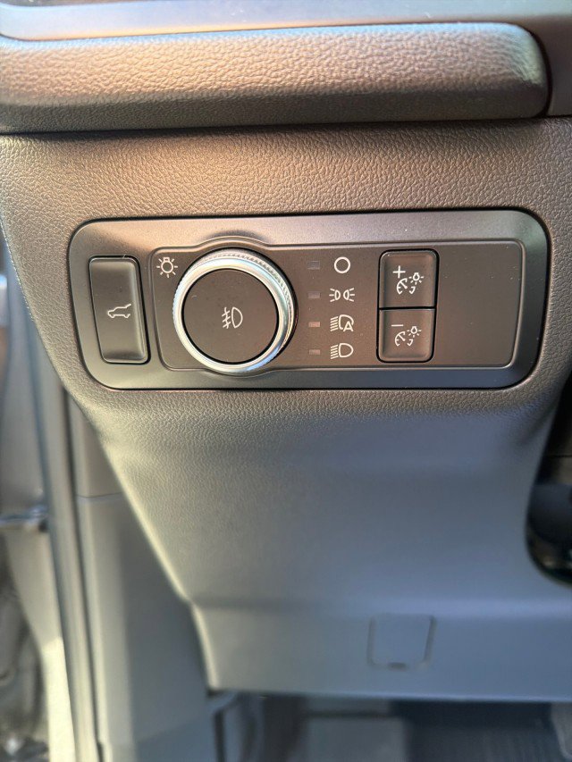 Used 2022 Ford Escape SEL w/ Technology Package image 8