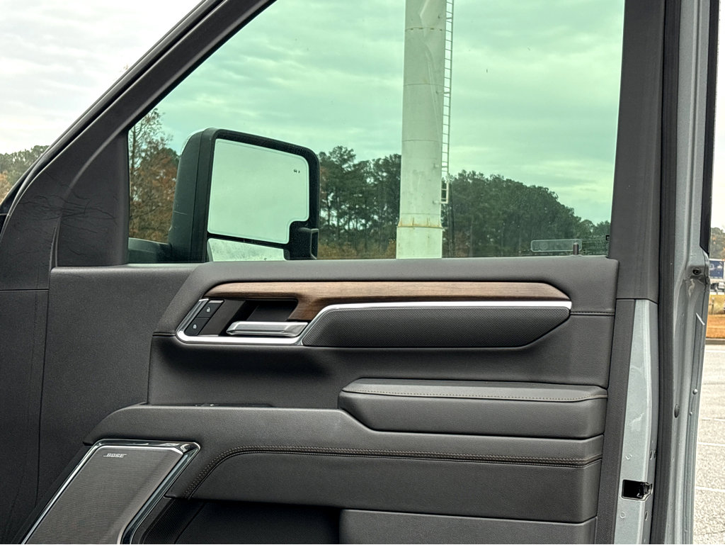 Used 2024 Chevrolet Silverado 2500 High Country w/ High Country Premium Package image 18