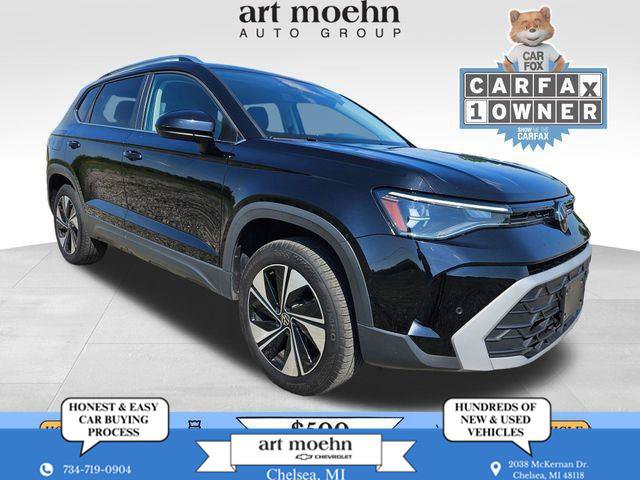 Used 2025 Volkswagen Taos SE AWD/4WD image 1