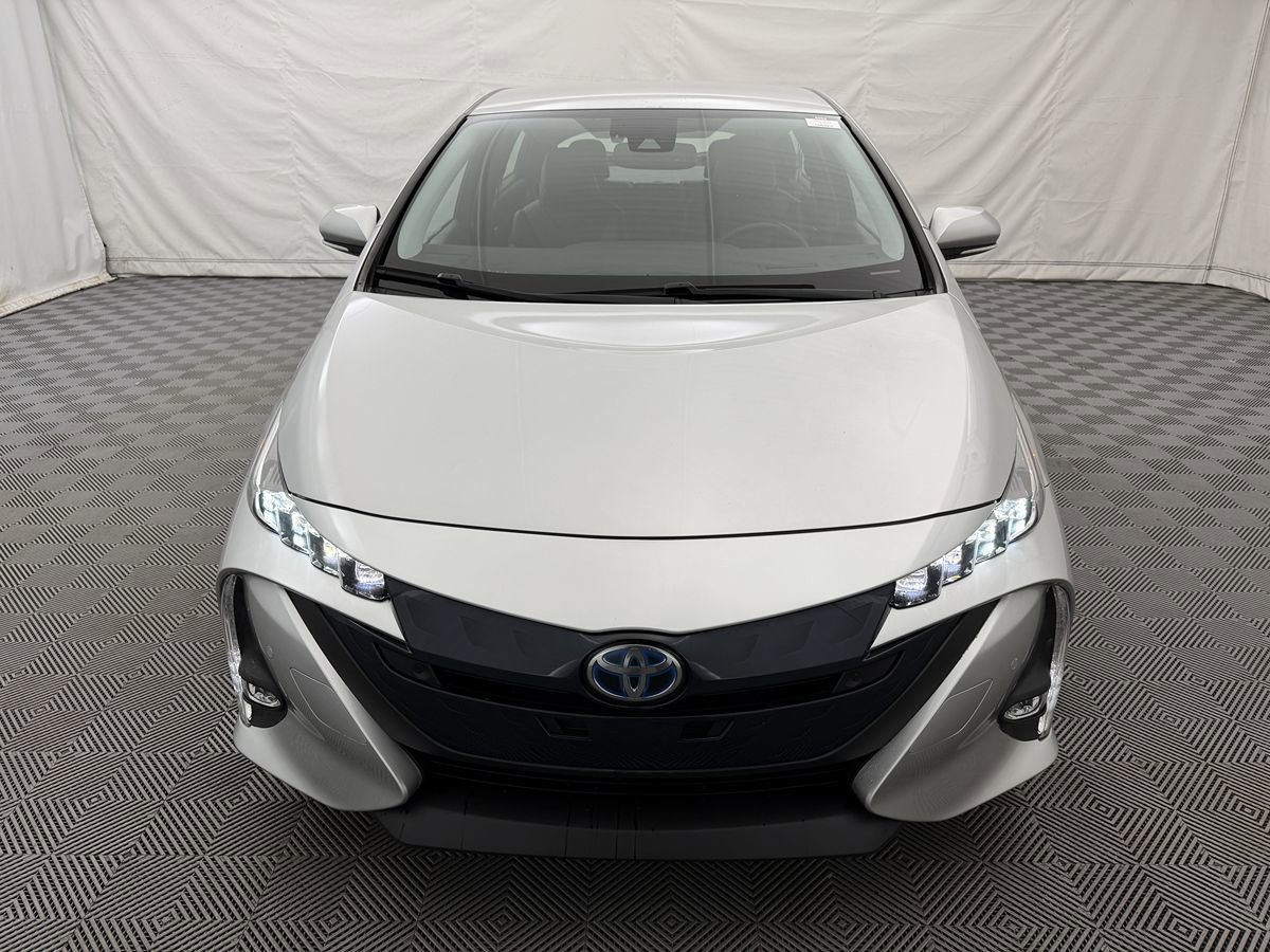 Used 2017 Toyota Prius Prime Advanced FWD image 3