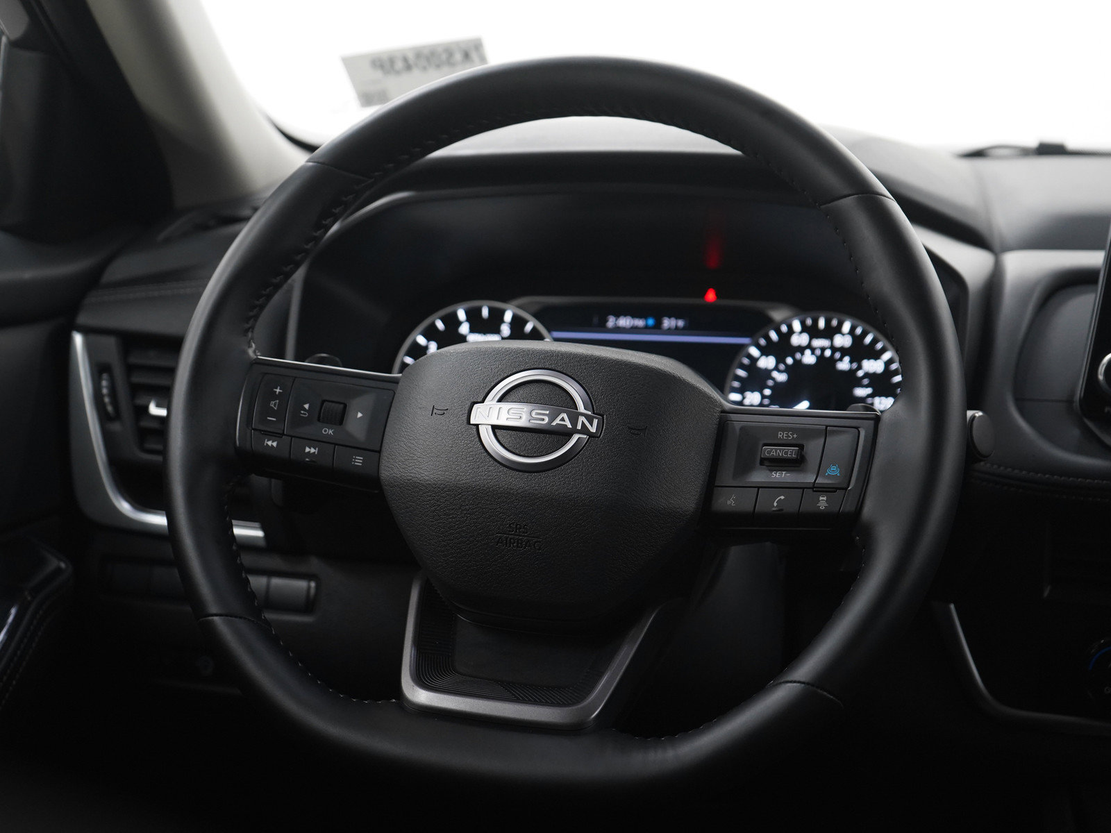 Used 2025 Nissan Rogue SV image 14