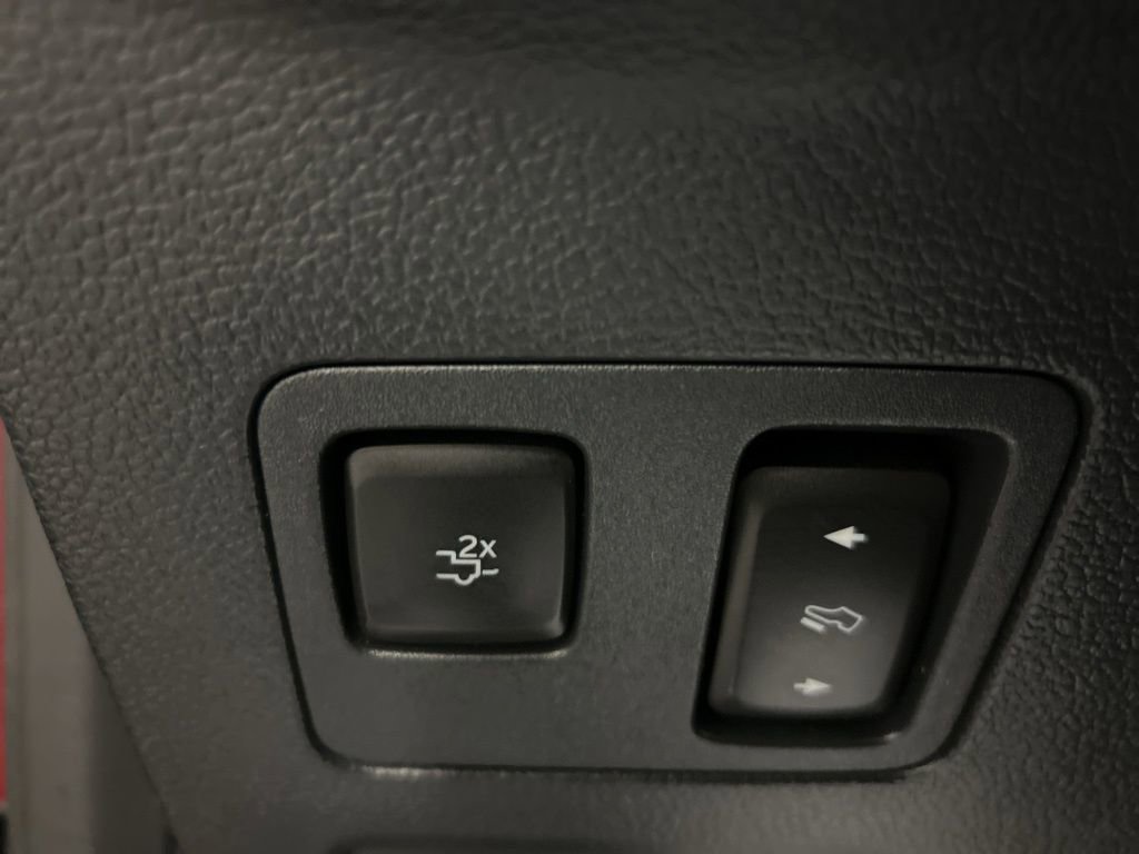 Used 2022 Ford F250 Lariat w/ Black Appearance Package image 29