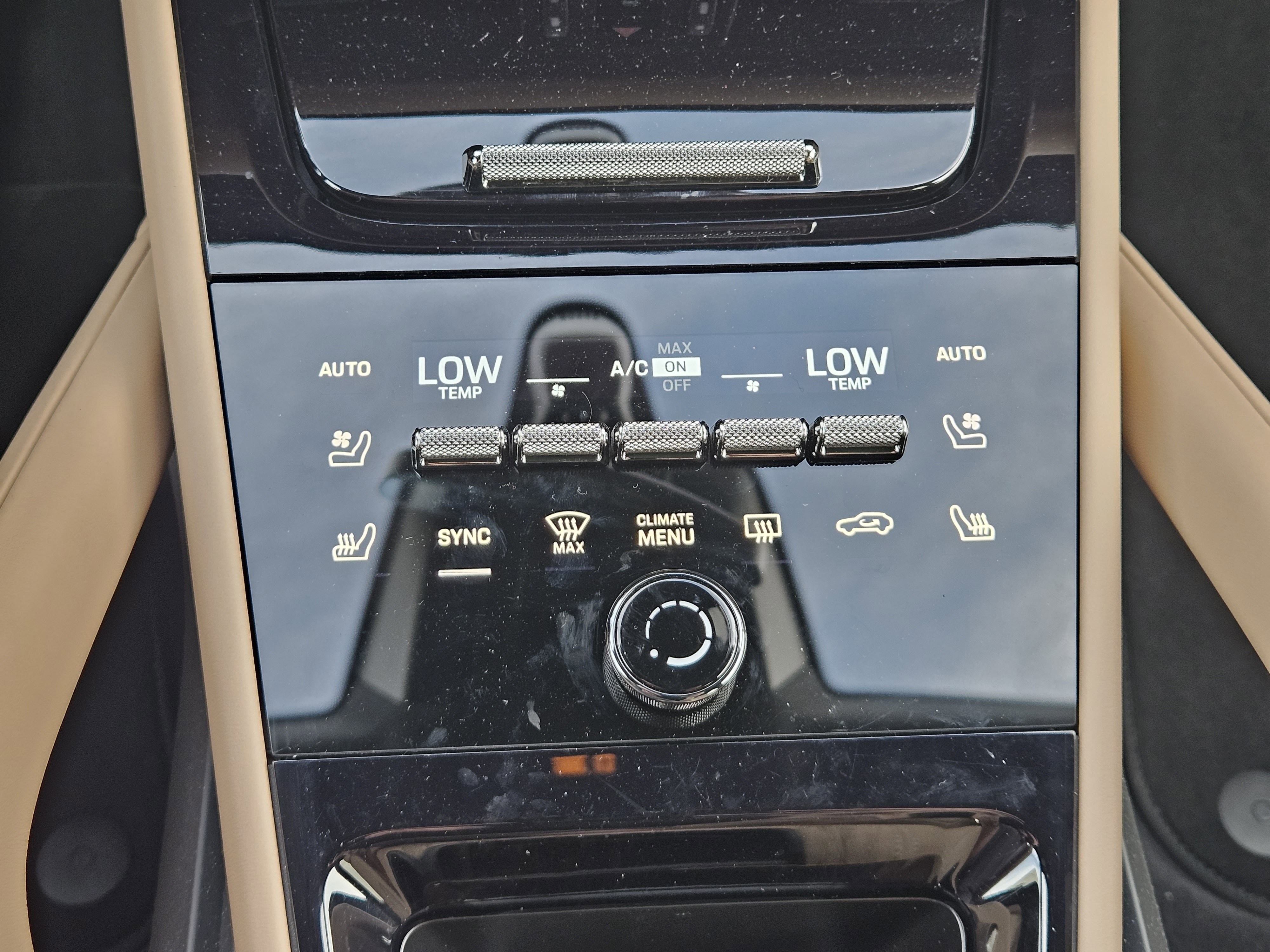 Certified 2025 Porsche Cayenne S image 19