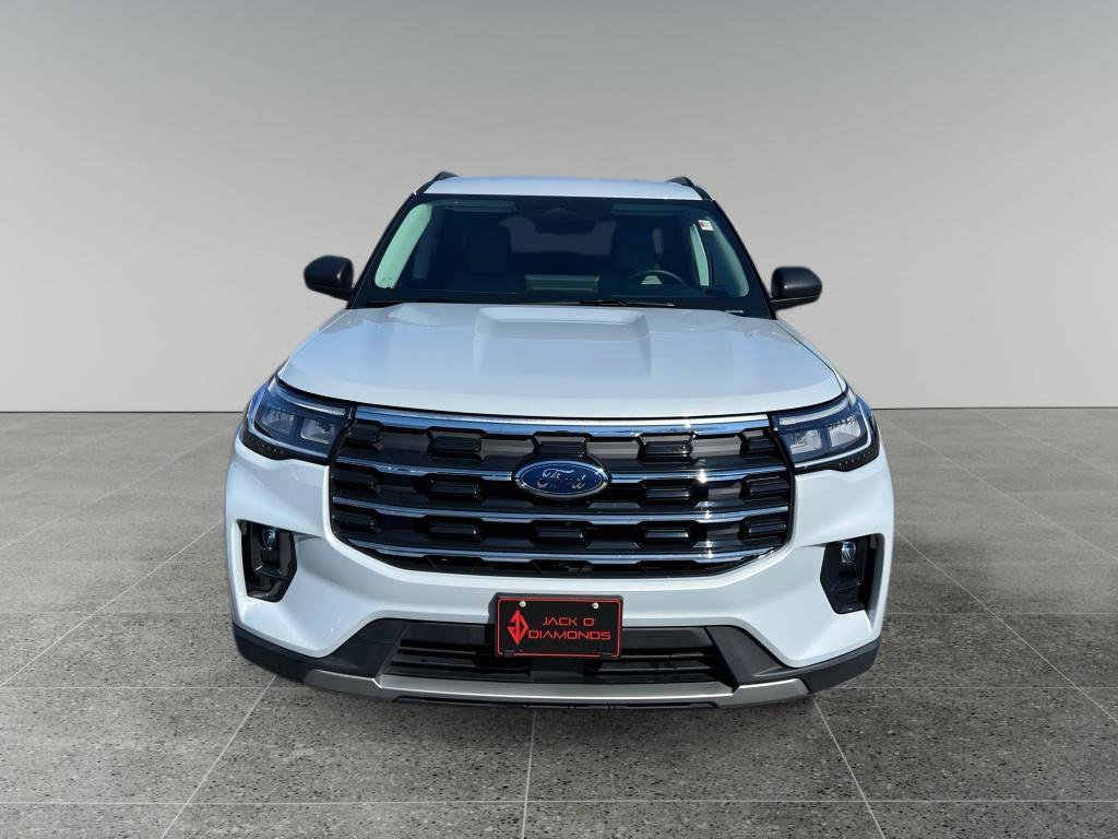 Used 2026 Ford Explorer Active w/ Active Comfort Package image 2