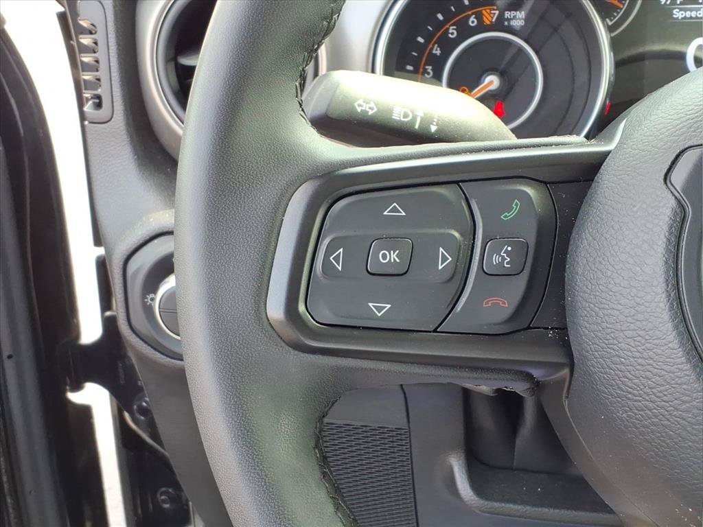 Used 2023 Jeep Gladiator Sport AWD/4WD image 12