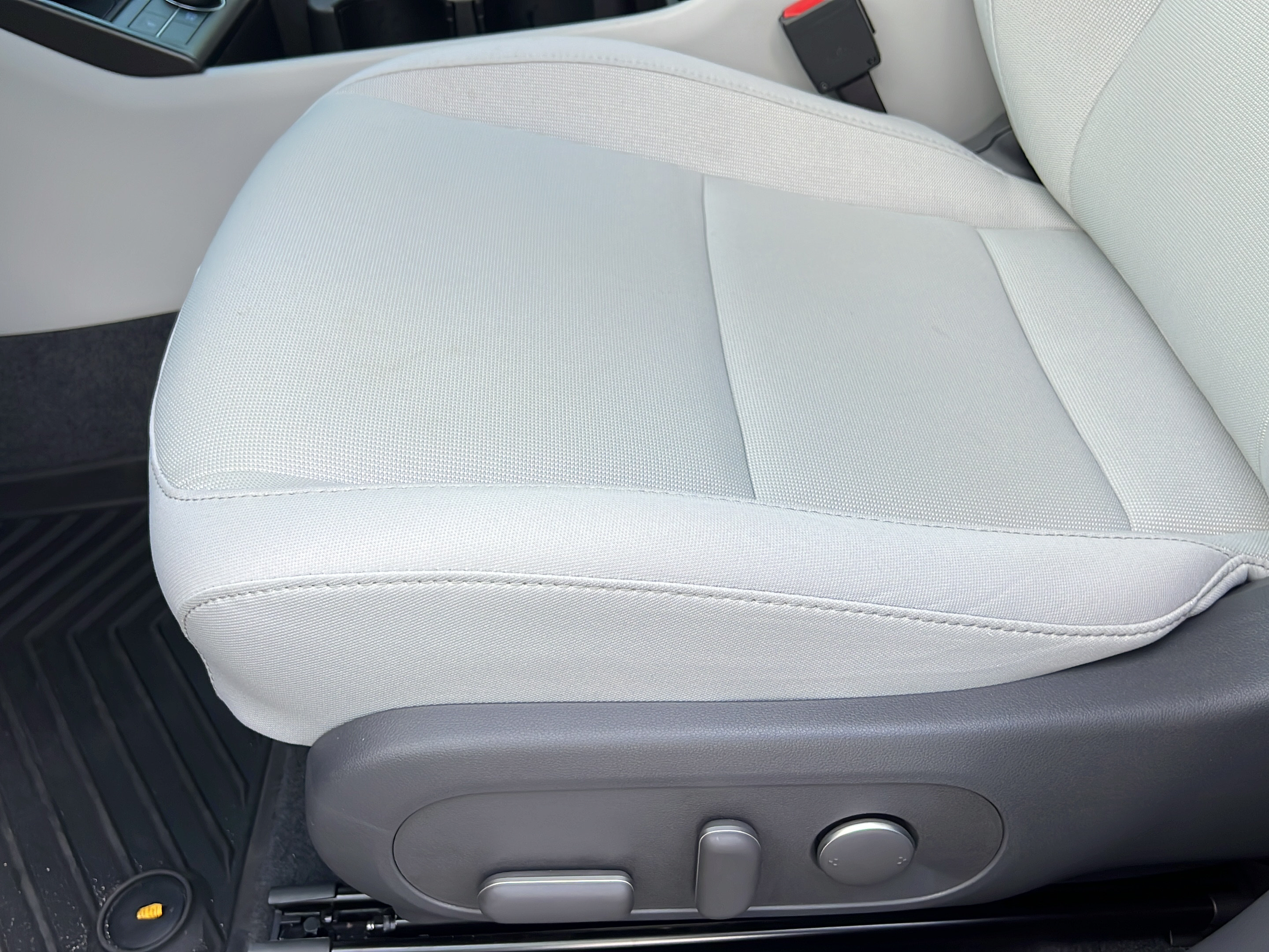 Used 2024 Hyundai Kona SEL w/ Convenience Package FWD image 17