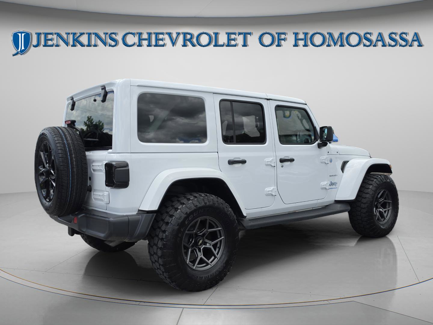 Used 2024 Jeep Wrangler Unlimited Sahara AWD/4WD image 4