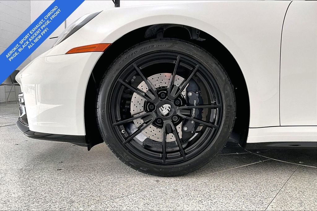 Used 2025 Porsche 911 Carrera image 12