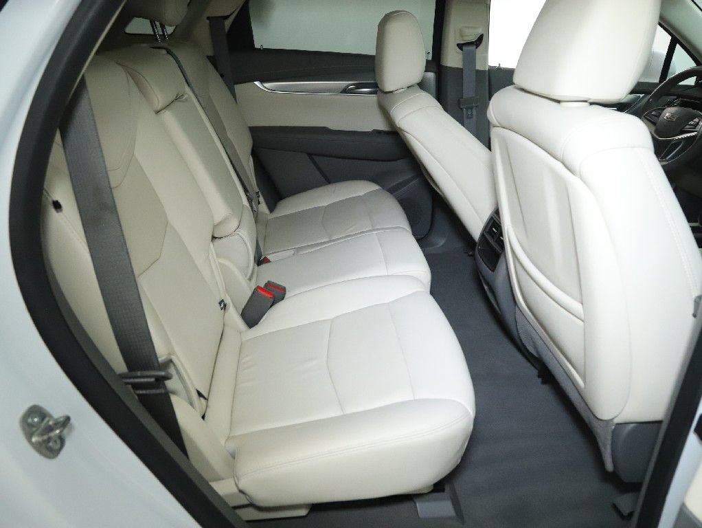 Used 2020 Cadillac XT5 Premium Luxury w/ LPO, Floor Liner Package AWD/4WD image 32