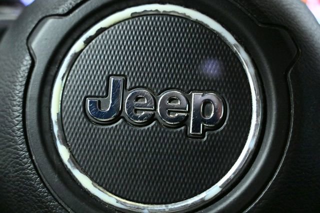 Used 2021 Jeep Wrangler Unlimited Sahara image 40