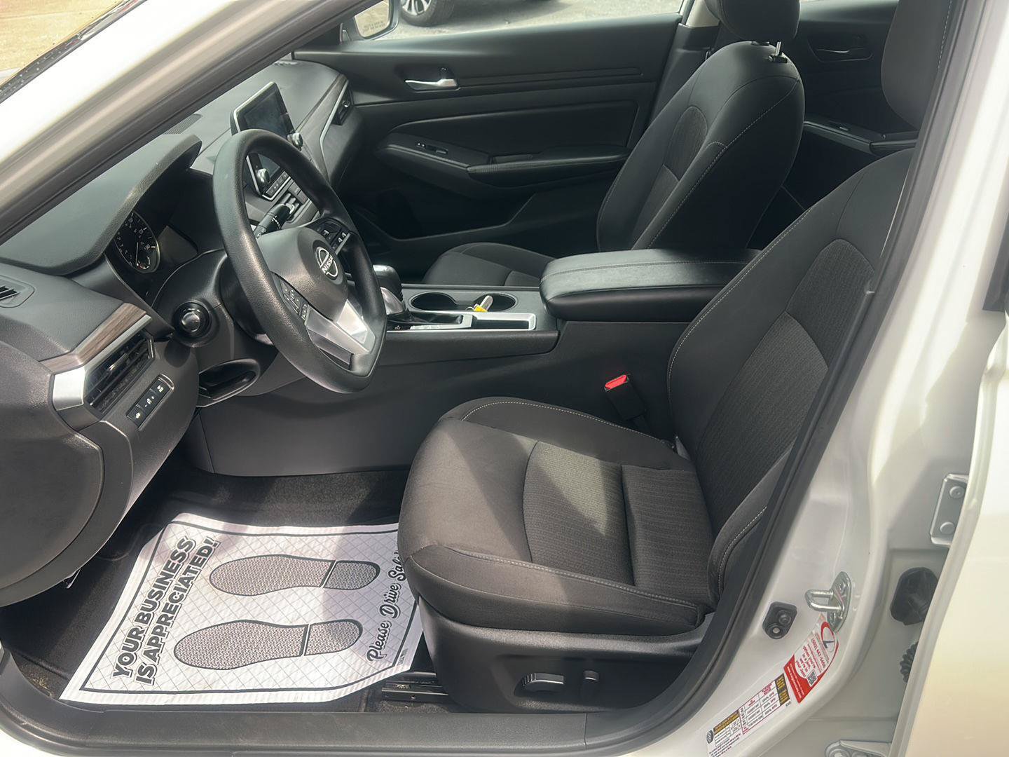 Used 2025 Nissan Altima 2.5 SV FWD image 18