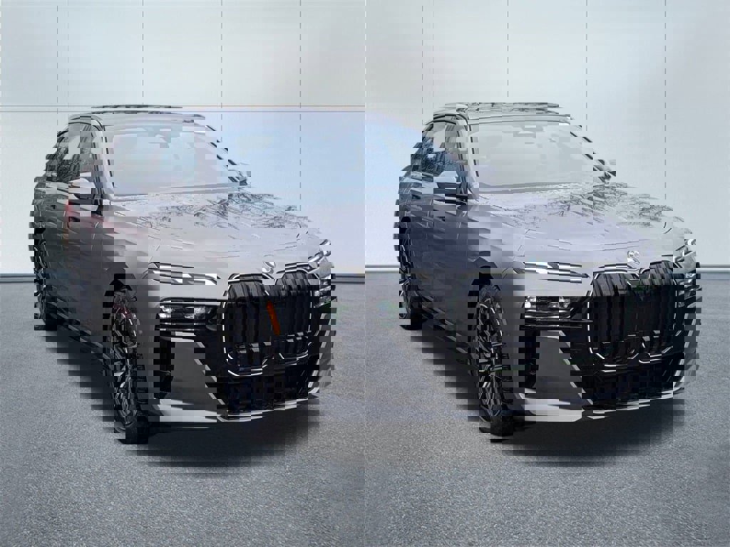 New 2025 BMW 740i xDrive w/ Premium Package image 1