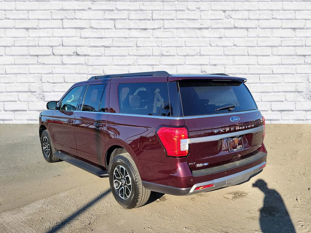 Used 2024 Ford Expedition Max XLT image 3