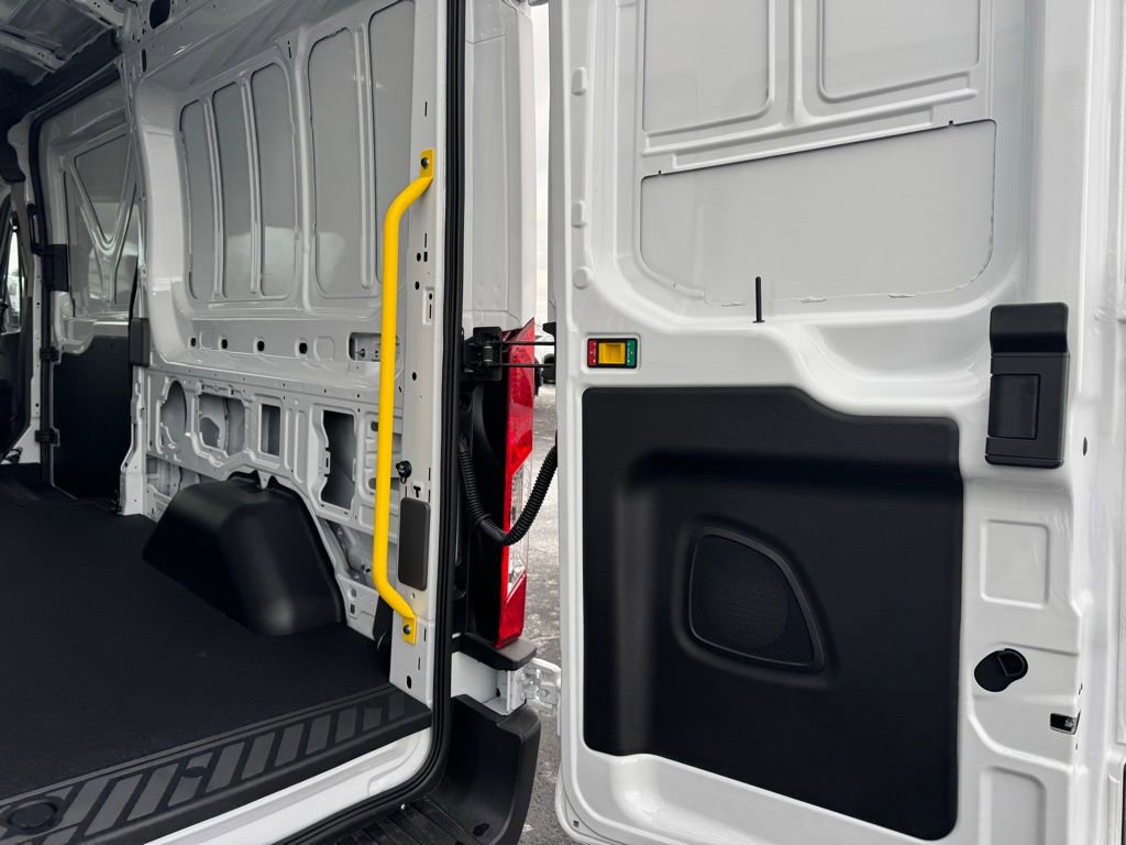 New 2026 Ford Transit 250 148 Medium Roof image 17