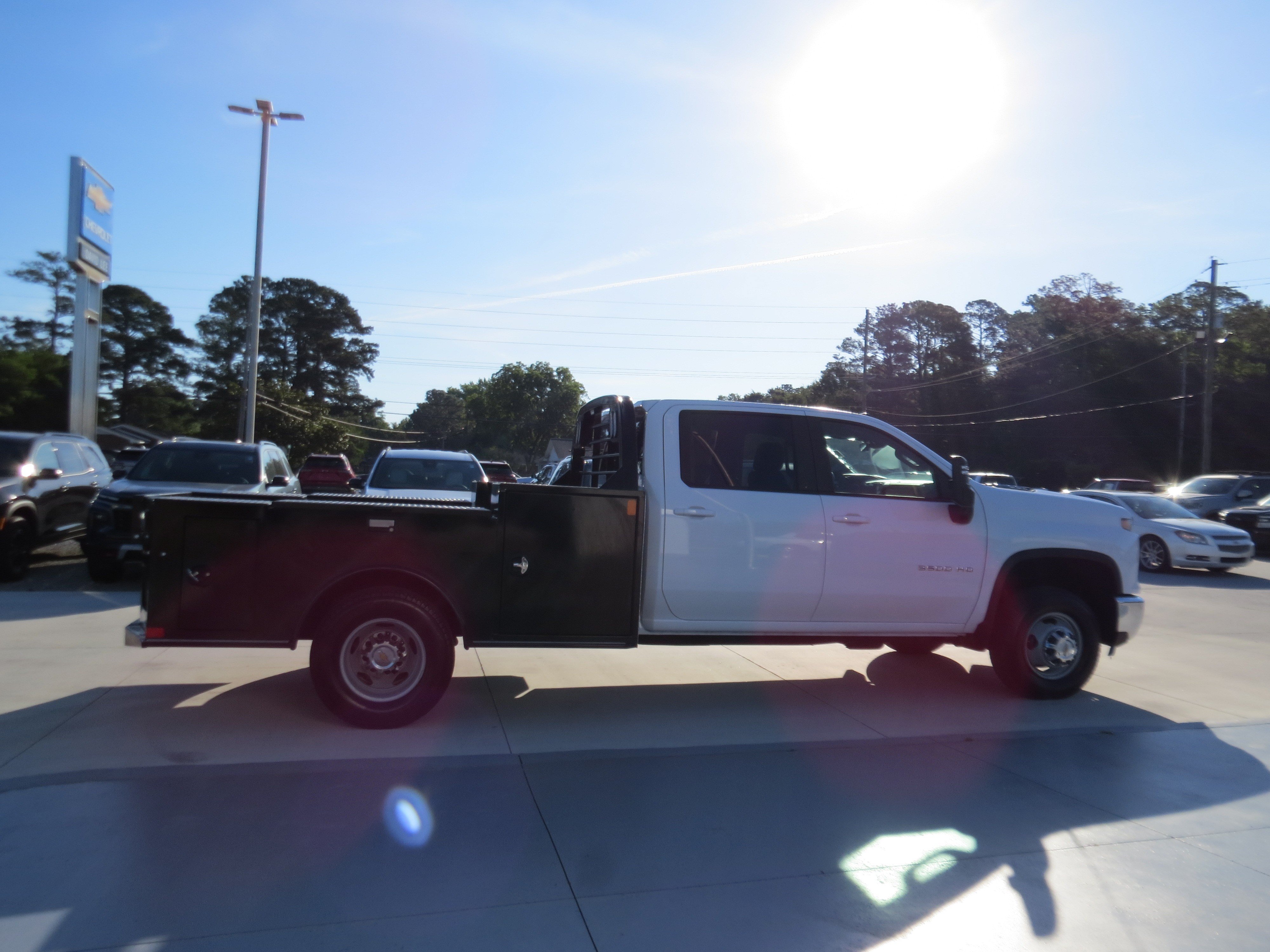 Used 2026 Chevrolet Silverado 3500 LT w/ Convenience Package AWD/4WD image 6