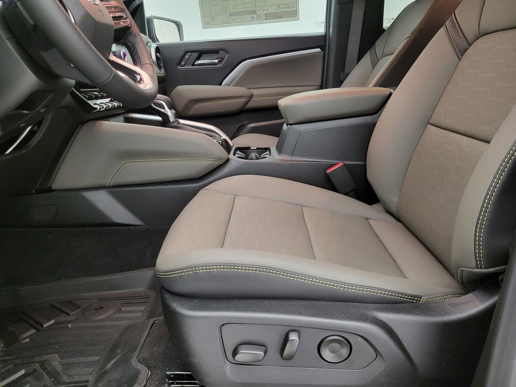 New 2026 Chevrolet Colorado ZR2 w/ Technology Package image 3