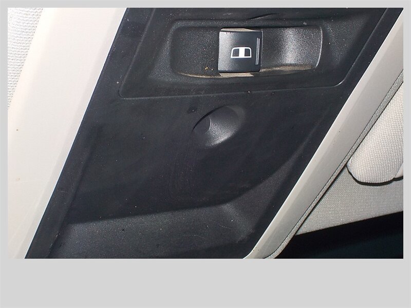Used 2015 RAM 3500 SLT AWD/4WD image 18