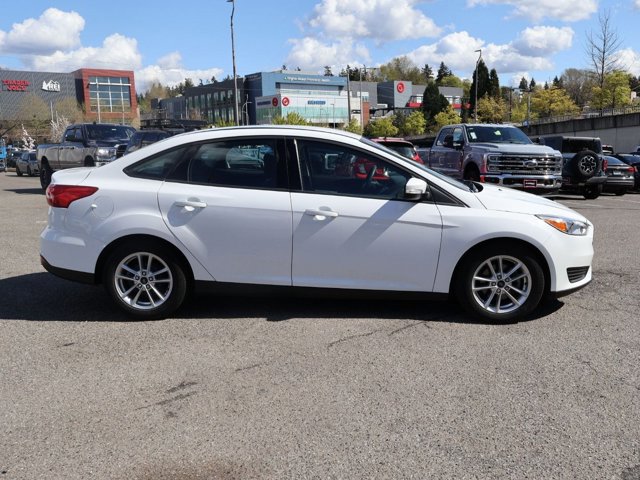 Used 2015 Ford Focus SE image 4