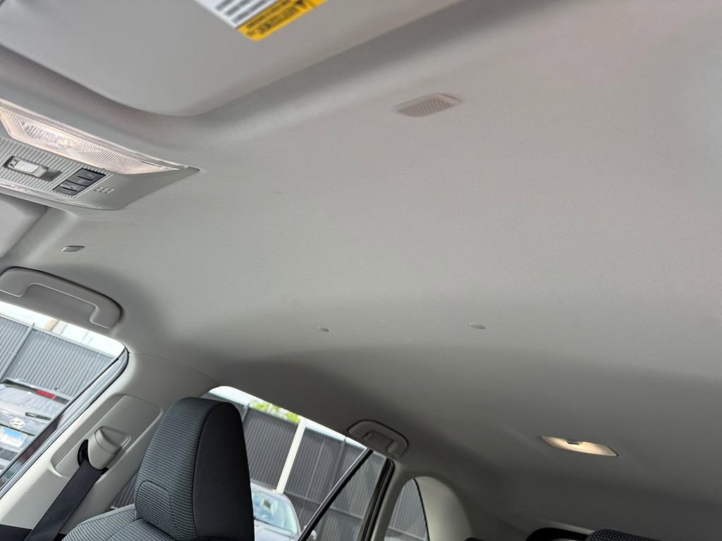Used 2025 Toyota RAV4 LE AWD/4WD image 29