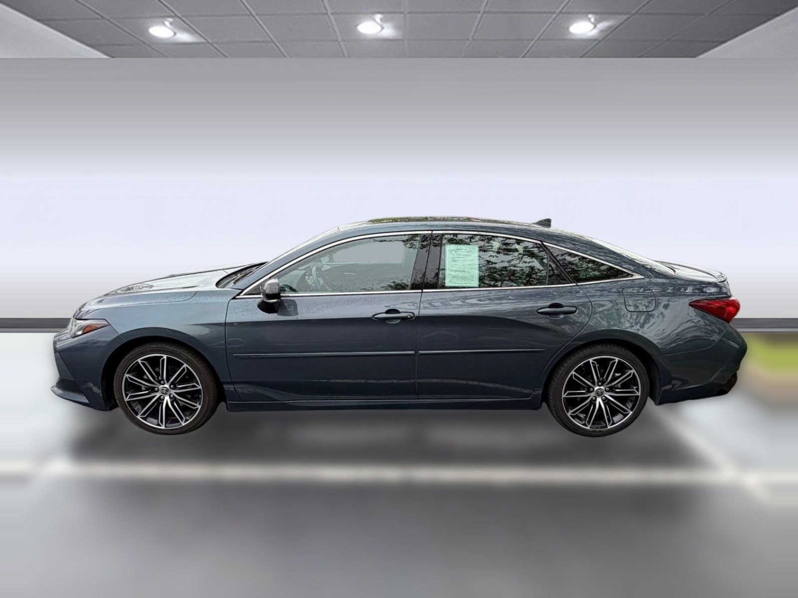 Used 2022 Toyota Avalon Touring w/ Advanced Safety Package FWD image 2