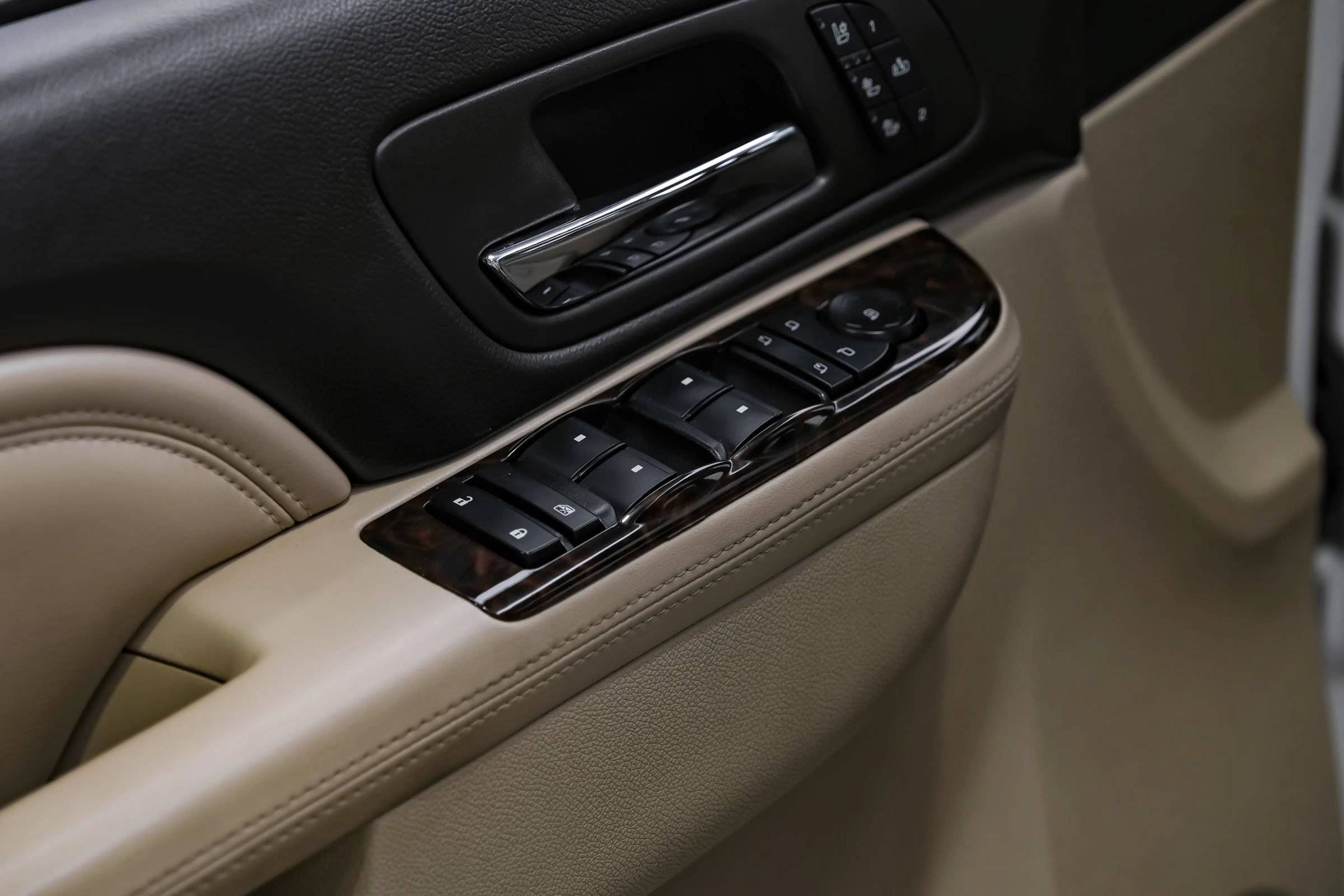 Used 2014 GMC Yukon Denali RWD image 56