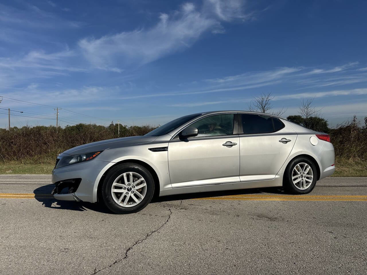 Used 2011 Kia Optima LX image 2