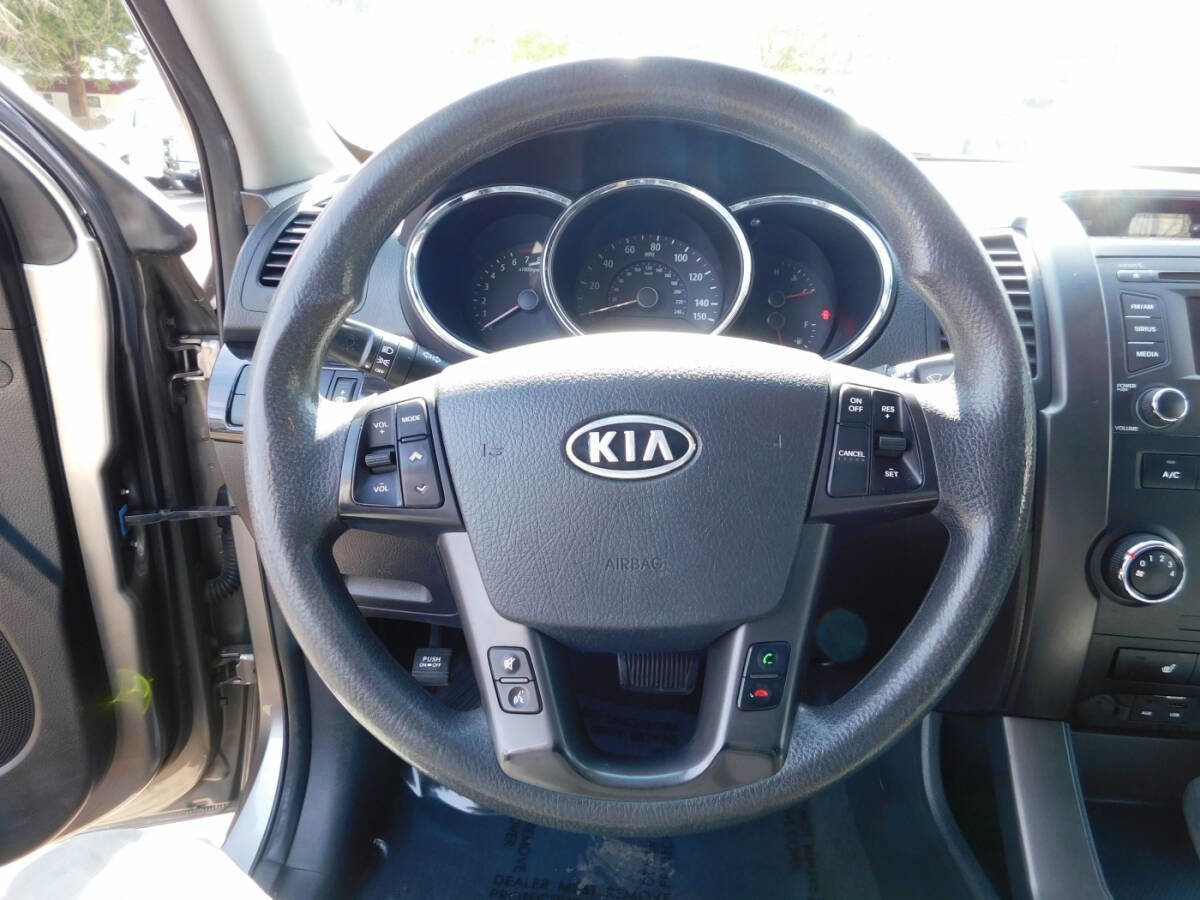 Used 2013 Kia Sorento LX w/ Convenience Pkg image 9
