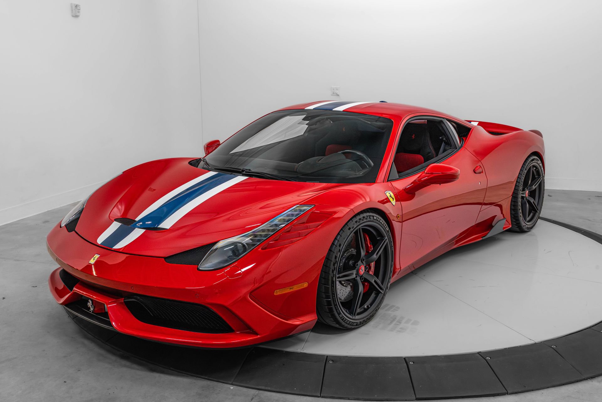 Certified 2015 Ferrari 458 Speciale Coupe RWD image 11