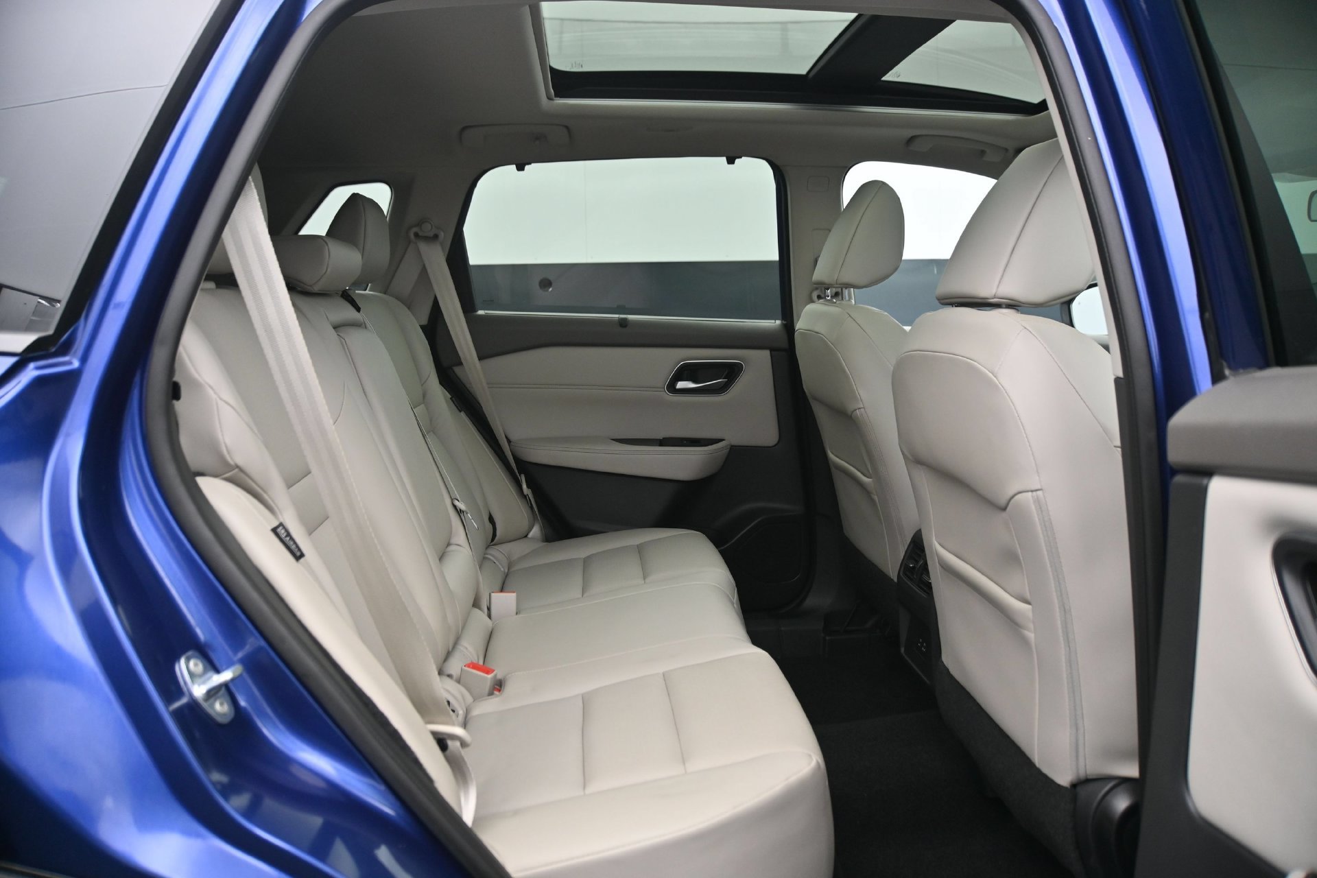 Used 2021 Nissan Rogue SV w/ Premium Package AWD/4WD image 14
