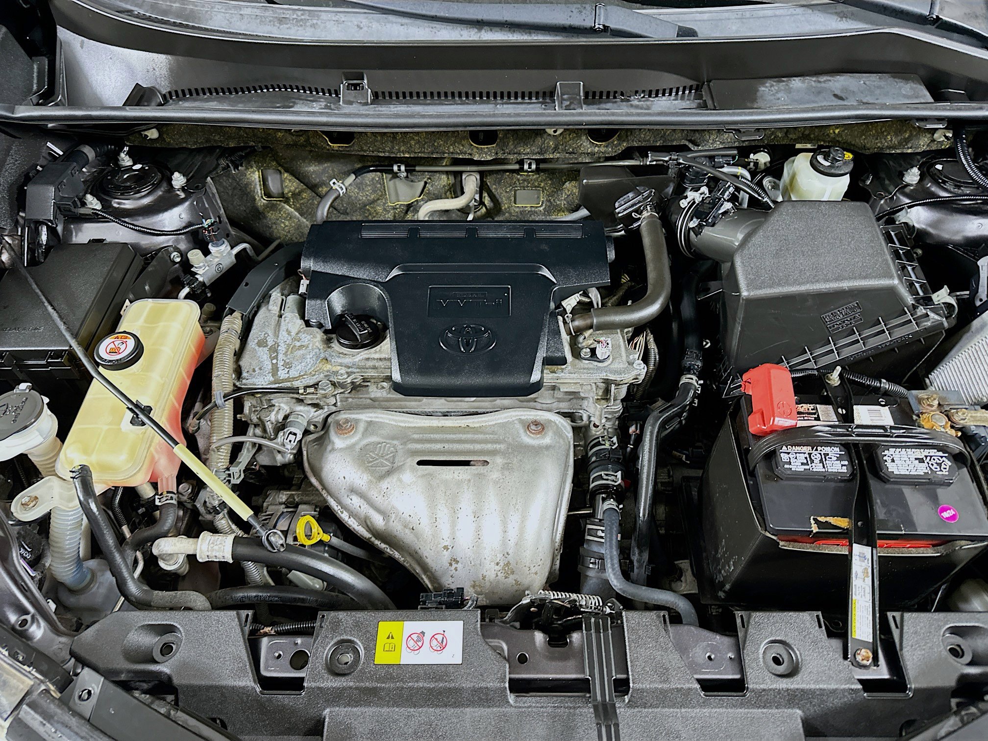 Used 2018 Toyota RAV4 LE image 31