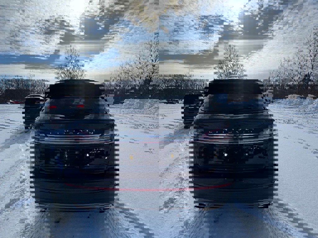 Used 2020 Lincoln Nautilus Reserve image 6