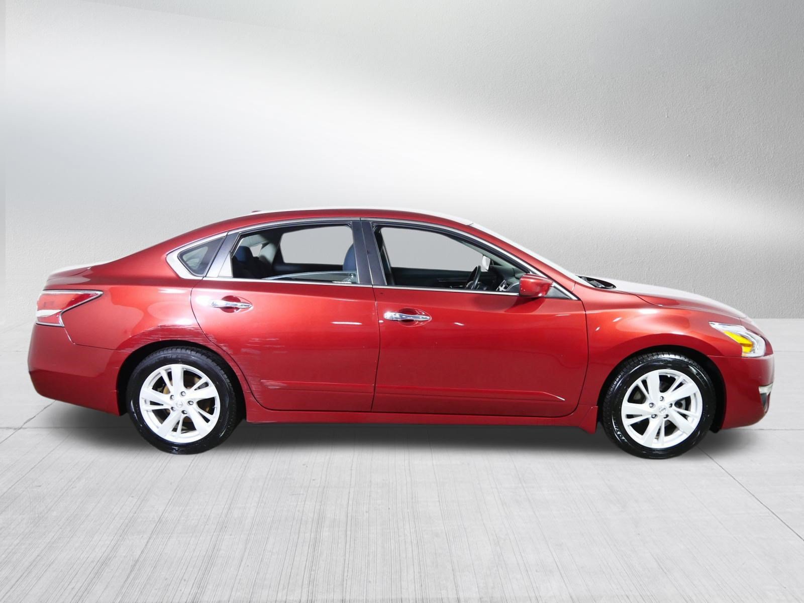Used 2015 Nissan Altima 2.5 SV FWD image 8