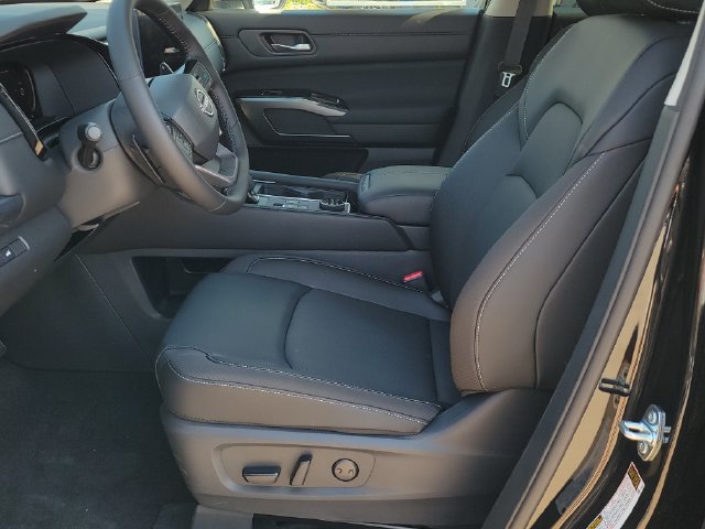 New 2026 Nissan Pathfinder SL AWD/4WD image 9