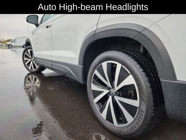 Used 2024 Volkswagen Taos SE image 16