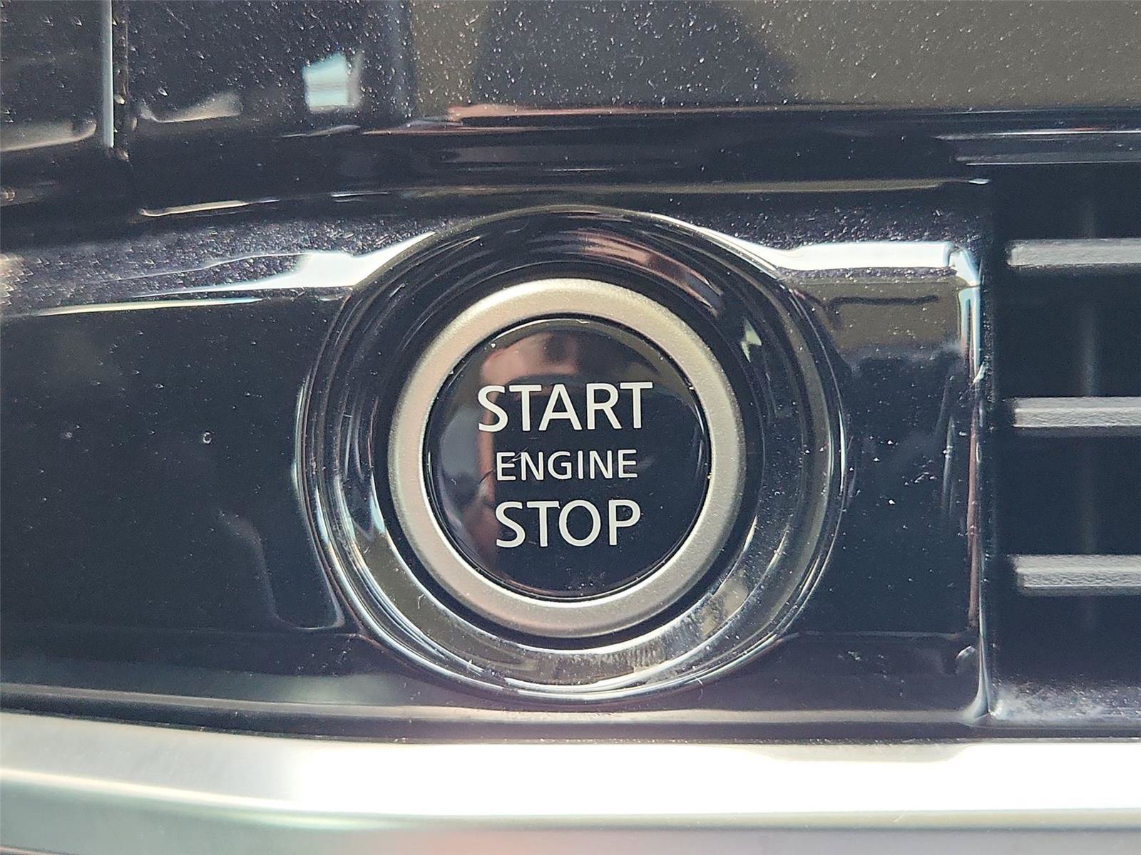 Used 2022 Nissan Pathfinder S FWD image 16