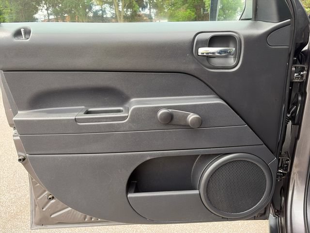 Used 2016 Jeep Patriot Sport FWD image 15