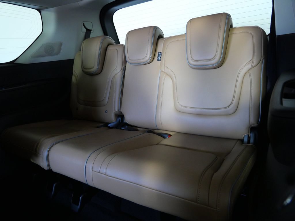 New 2027 INFINITI QX80 Luxe w/ Cargo Package AWD/4WD image 16