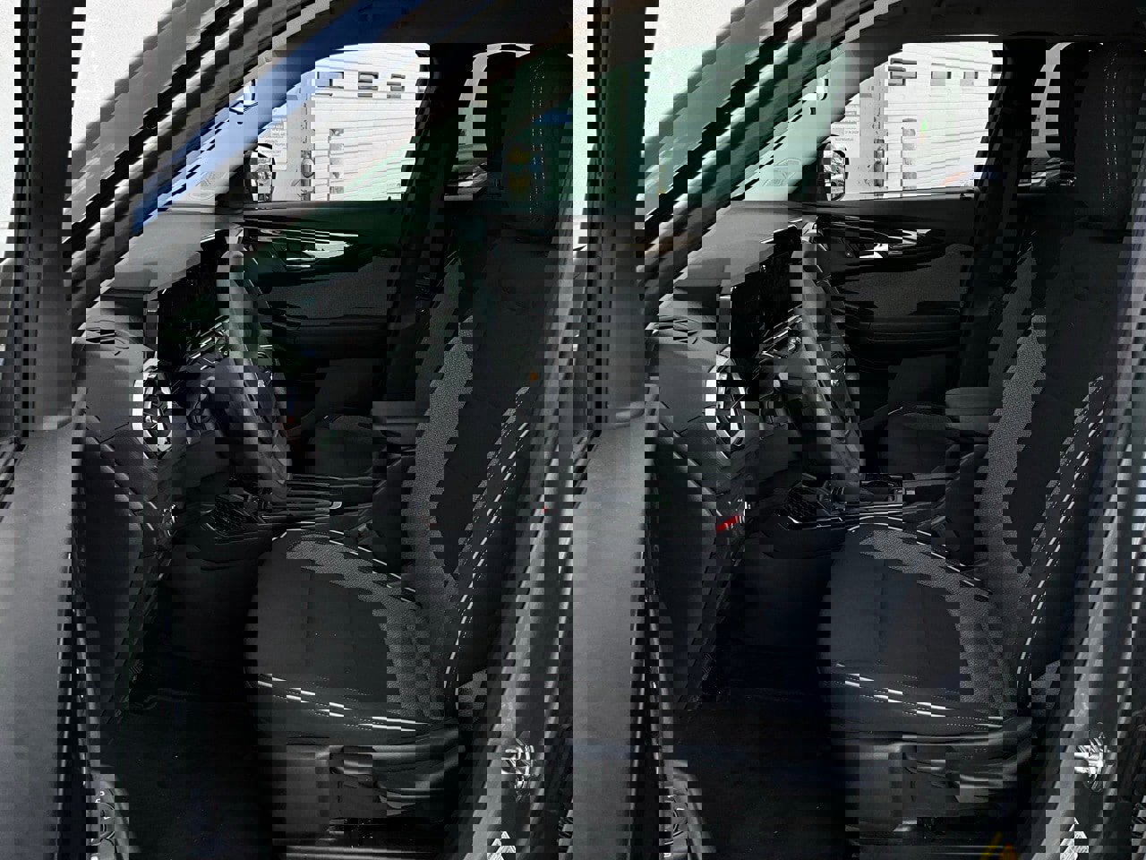 Used 2025 Chevrolet TrailBlazer LT image 10