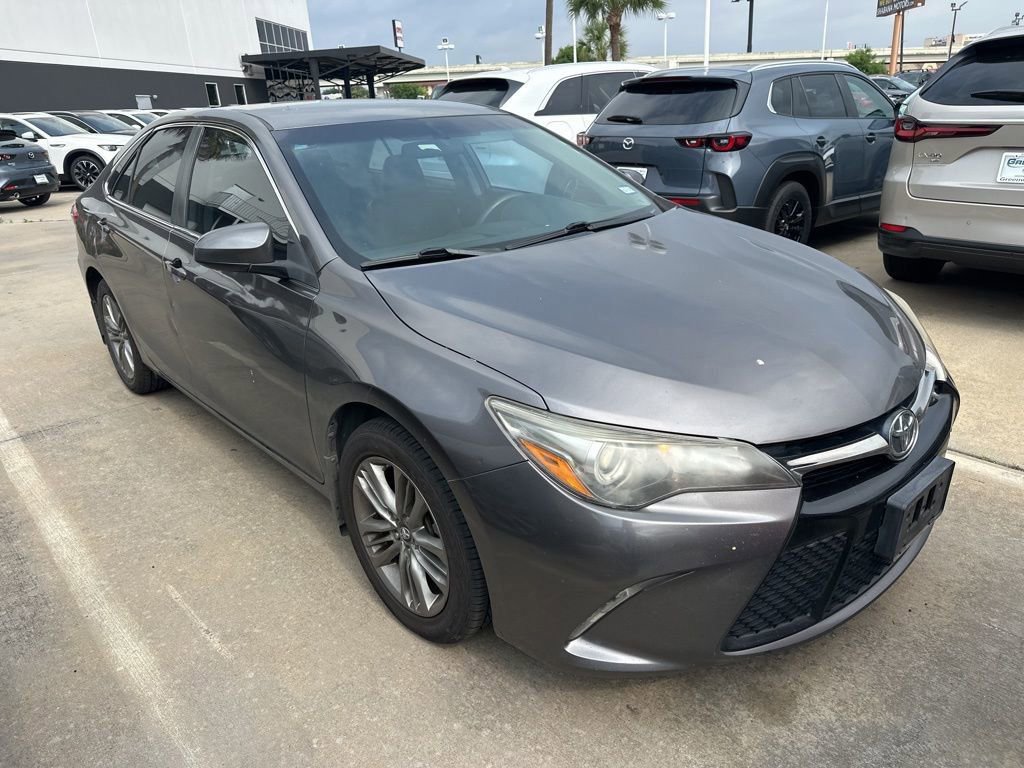 Used 2017 Toyota Camry SE FWD image 2