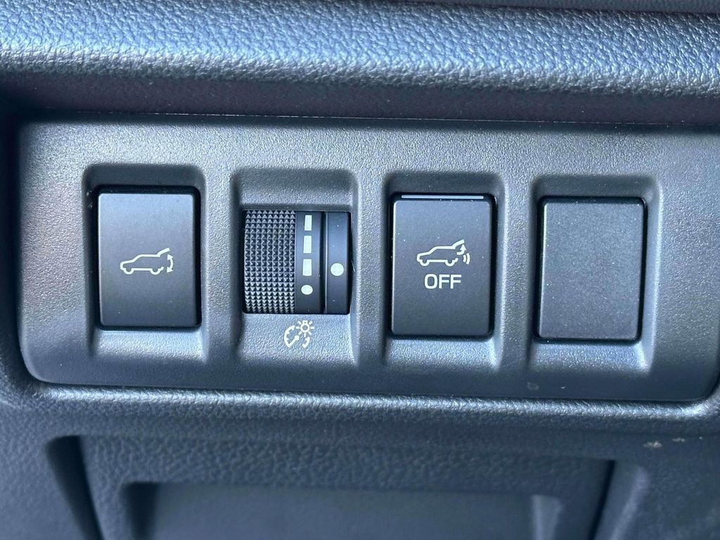 Certified 2025 Subaru Outback Limited image 19
