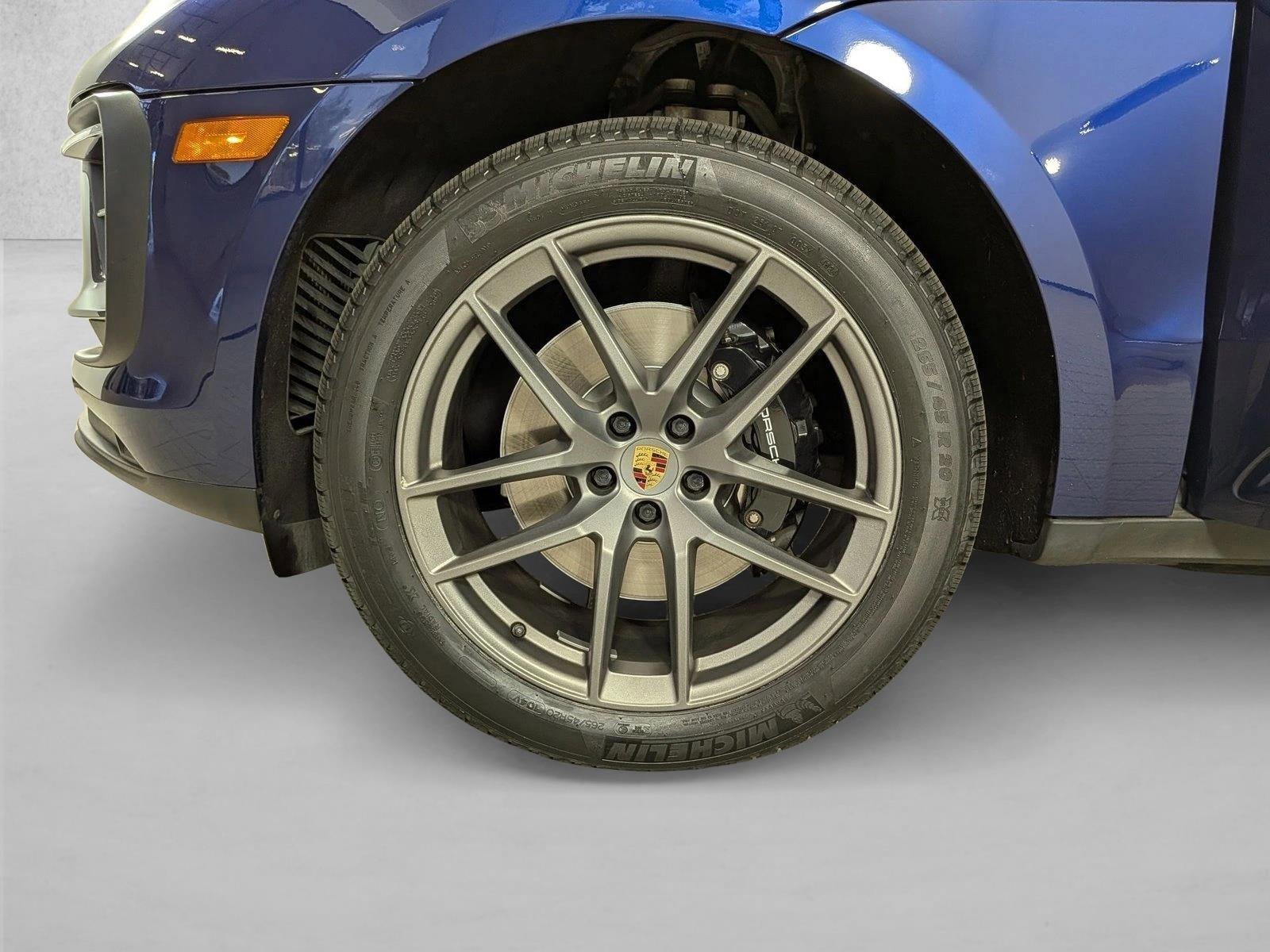 Certified 2023 Porsche Macan S AWD/4WD image 24