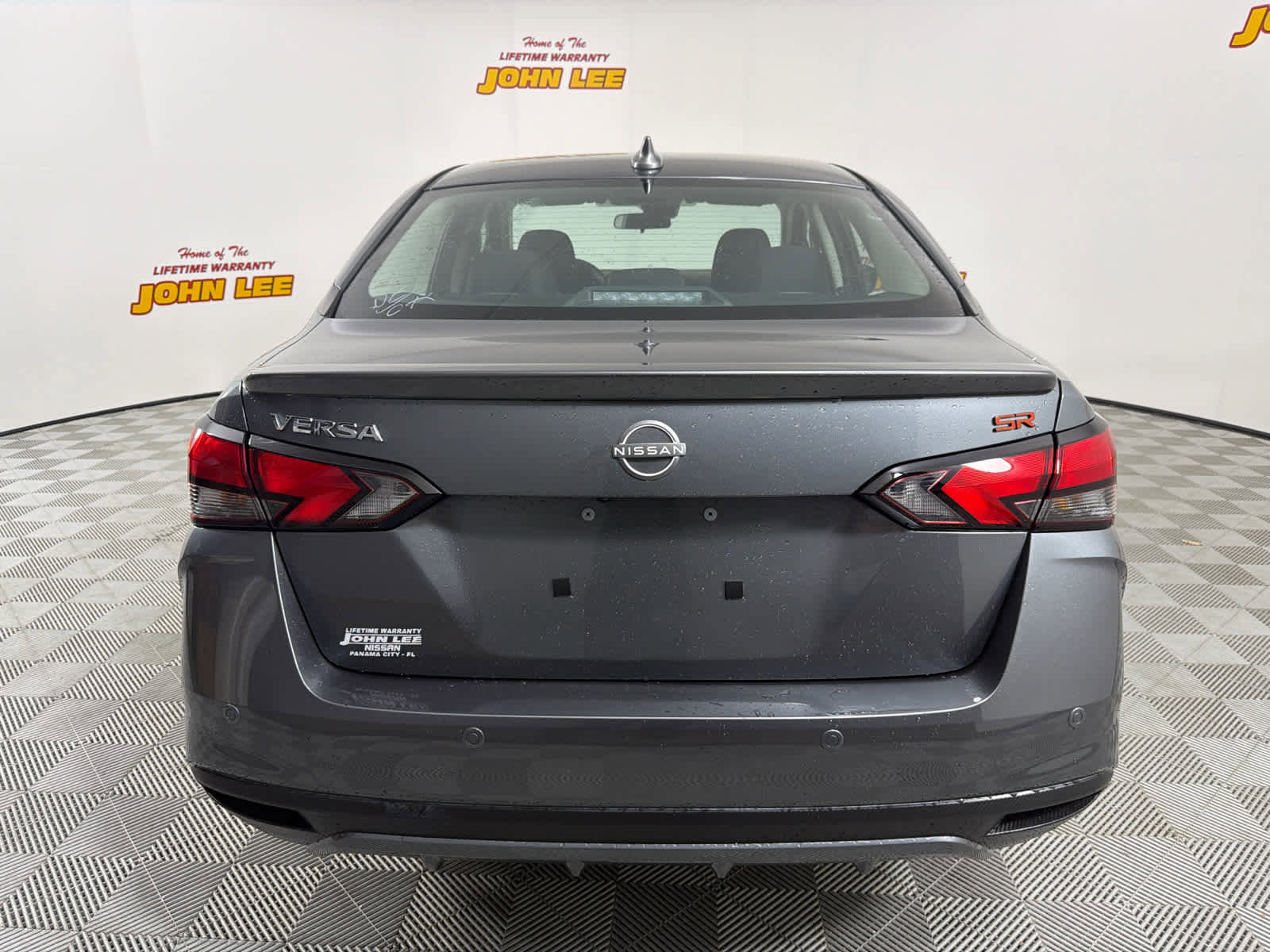 New 2025 Nissan Versa SR w/ Trunk Package image 4