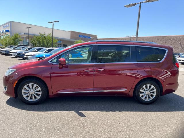 Used 2019 Chrysler Pacifica Touring-L FWD image 7