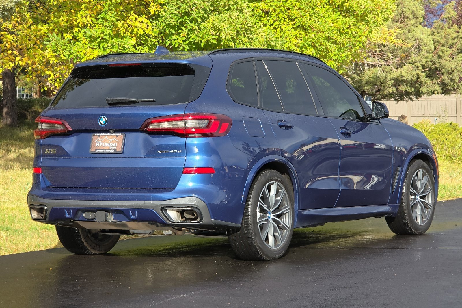 Used 2023 BMW X5 xDrive45e w/ M Sport Package image 4